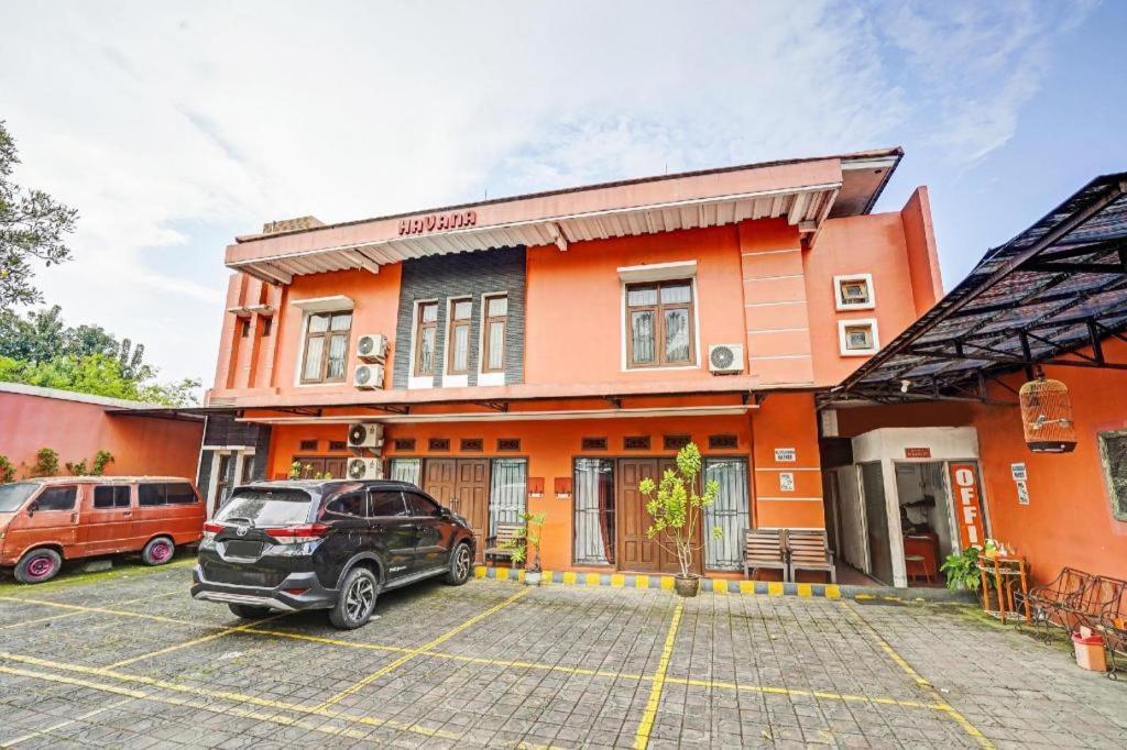 Oyo 90415 Havana Orange Hotel Bandung